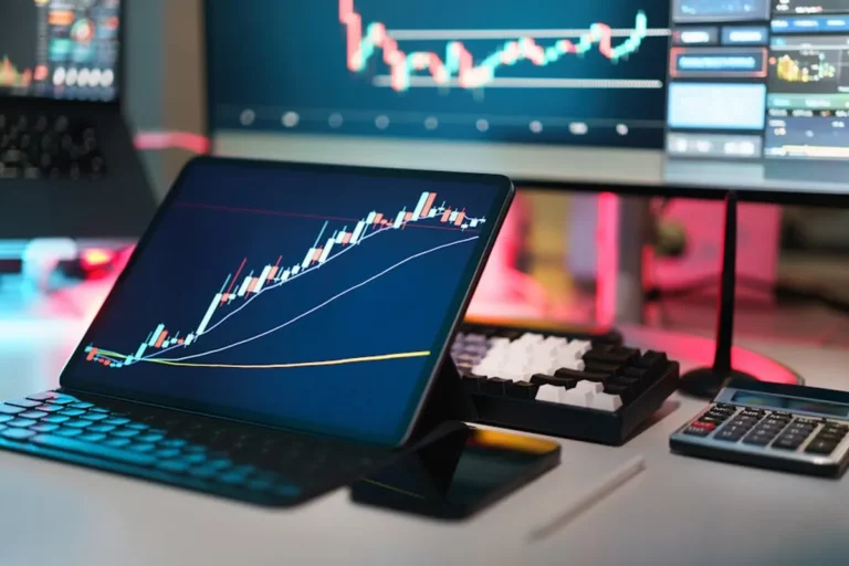 FTSE: Price, Outlook, Risks, and Market Signals