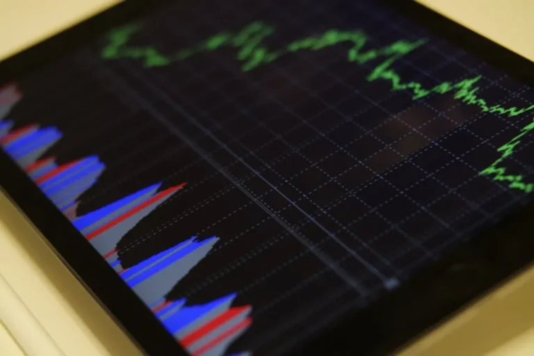 Intc Stock: Price, Outlook, Risks, and Market Signals