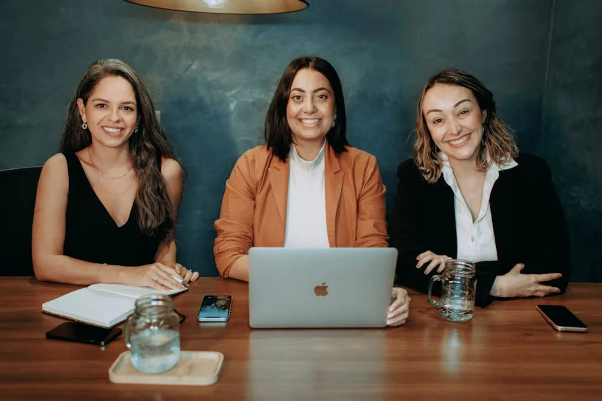 Womansera Explained: Features, Search Intent, and Safer Alternatives